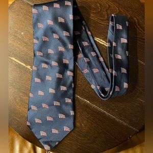 TANGO by Max Raab American Flag Navy Patriotic Novelty Silk Necktie gently used